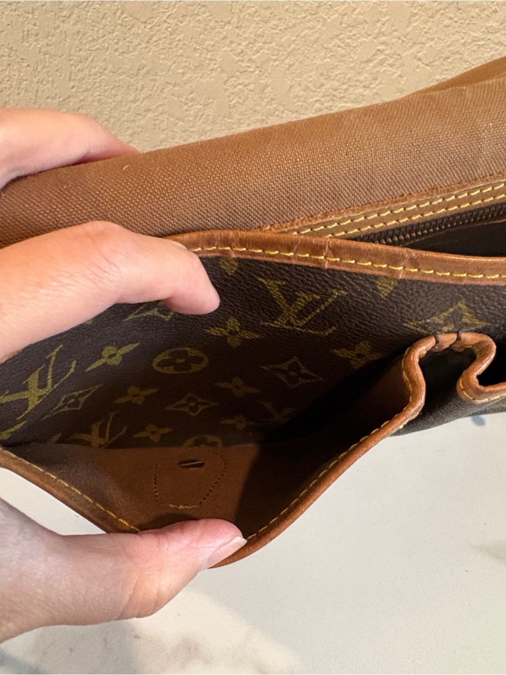 Louis Vuitton Gibeciere MM Brown Monogram Crossbody Bag - Picture 9 of 15
